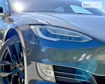 Серый Тесла Модель С, объемом двигателя 0 л и пробегом 76 тыс. км за 35300 $, фото 15 на Automoto.ua