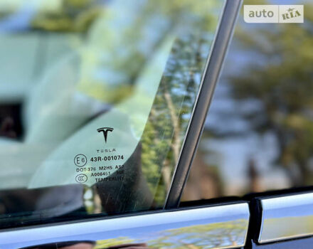 Серый Тесла Модель С, объемом двигателя 0 л и пробегом 76 тыс. км за 35300 $, фото 76 на Automoto.ua
