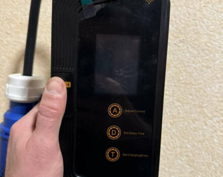 Серый Тесла Модель С, объемом двигателя 0 л и пробегом 110 тыс. км за 24000 $, фото 11 на Automoto.ua