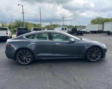 Серый Тесла Модель С, объемом двигателя 0 л и пробегом 44 тыс. км за 10600 $, фото 5 на Automoto.ua