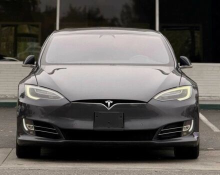 Серый Тесла Модель С, объемом двигателя 0 л и пробегом 49 тыс. км за 17800 $, фото 1 на Automoto.ua