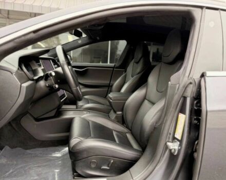 Серый Тесла Модель С, объемом двигателя 0 л и пробегом 49 тыс. км за 17800 $, фото 9 на Automoto.ua