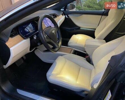 Серый Тесла Модель С, объемом двигателя 0 л и пробегом 62 тыс. км за 30500 $, фото 30 на Automoto.ua