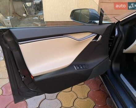 Серый Тесла Модель С, объемом двигателя 0 л и пробегом 62 тыс. км за 30500 $, фото 29 на Automoto.ua