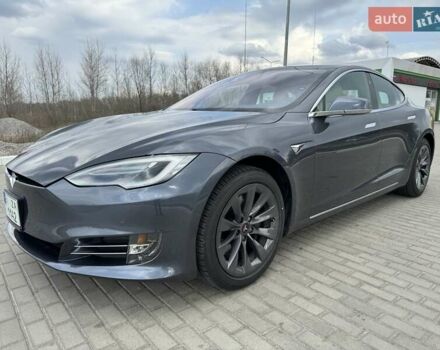 Серый Тесла Модель С, объемом двигателя 0 л и пробегом 62 тыс. км за 30500 $, фото 16 на Automoto.ua