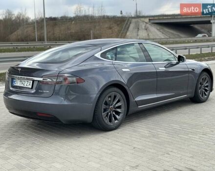 Серый Тесла Модель С, объемом двигателя 0 л и пробегом 62 тыс. км за 30500 $, фото 3 на Automoto.ua