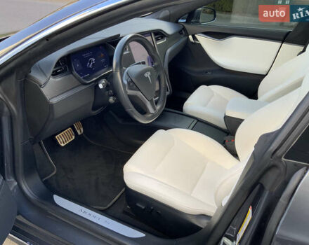 Тесла Модель С 2020 у Києві на Automoto.ua Сірий Тесла Модель С, об'ємом двигуна 0 л та пробігом 33 тис. км за 39000 $, фото 10 на Automoto.ua