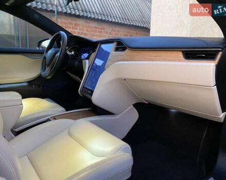 Серый Тесла Модель С, объемом двигателя 0 л и пробегом 62 тыс. км за 30500 $, фото 21 на Automoto.ua