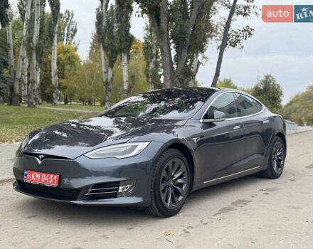 Серый Тесла Модель С, объемом двигателя 0 л и пробегом 150 тыс. км за 27999 $, фото 6 на Automoto.ua