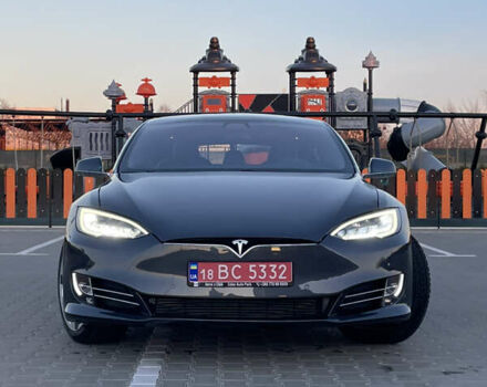 Серый Тесла Модель С, объемом двигателя 0 л и пробегом 28 тыс. км за 28500 $, фото 1 на Automoto.ua