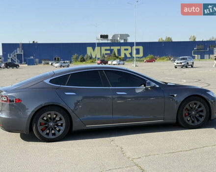 Серый Тесла Модель С, объемом двигателя 0 л и пробегом 118 тыс. км за 31000 $, фото 3 на Automoto.ua