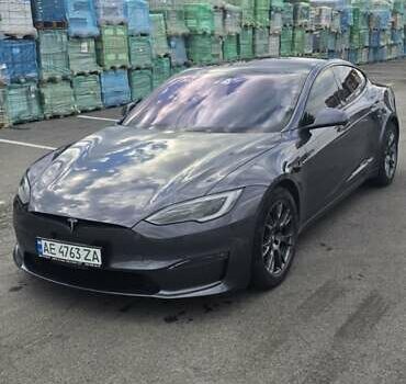 Серый Тесла Модель С, объемом двигателя 0 л и пробегом 118 тыс. км за 42000 $, фото 4 на Automoto.ua