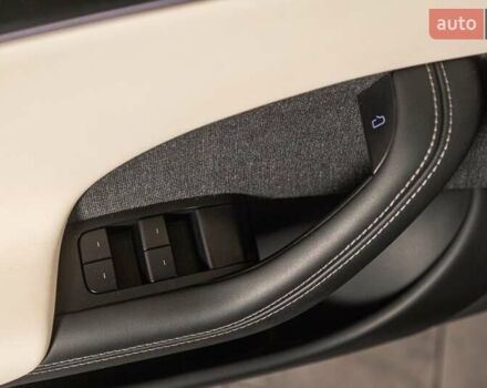 Серый Тесла Модель С, объемом двигателя 0 л и пробегом 36 тыс. км за 55900 $, фото 62 на Automoto.ua