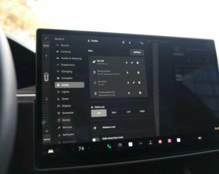 Серый Тесла Модель С, объемом двигателя 0 л и пробегом 24 тыс. км за 14500 $, фото 11 на Automoto.ua