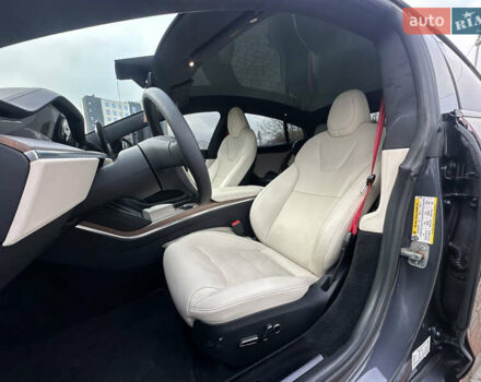 Серый Тесла Модель С, объемом двигателя 0 л и пробегом 104 тыс. км за 36900 $, фото 11 на Automoto.ua