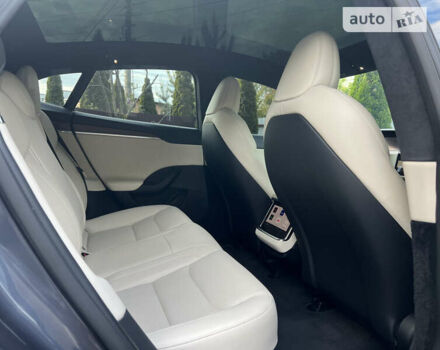 Серый Тесла Модель С, объемом двигателя 0 л и пробегом 28 тыс. км за 51000 $, фото 45 на Automoto.ua