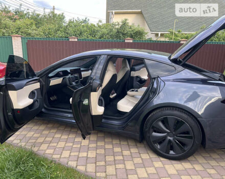 Серый Тесла Модель С, объемом двигателя 0 л и пробегом 28 тыс. км за 51000 $, фото 8 на Automoto.ua