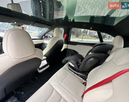 Серый Тесла Модель С, объемом двигателя 0 л и пробегом 104 тыс. км за 36900 $, фото 10 на Automoto.ua