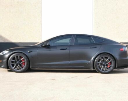 Серый Тесла Модель С, объемом двигателя 0 л и пробегом 24 тыс. км за 14500 $, фото 3 на Automoto.ua