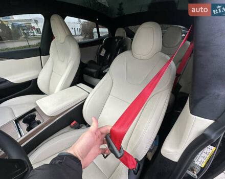 Серый Тесла Модель С, объемом двигателя 0 л и пробегом 104 тыс. км за 36900 $, фото 12 на Automoto.ua