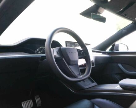 Серый Тесла Модель С, объемом двигателя 0 л и пробегом 24 тыс. км за 14500 $, фото 8 на Automoto.ua