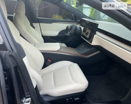 Серый Тесла Модель С, объемом двигателя 0 л и пробегом 28 тыс. км за 51000 $, фото 39 на Automoto.ua
