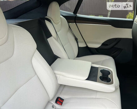 Серый Тесла Модель С, объемом двигателя 0 л и пробегом 28 тыс. км за 51000 $, фото 42 на Automoto.ua
