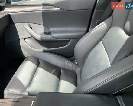 Серый Тесла Модель С, объемом двигателя 0 л и пробегом 77 тыс. км за 39900 $, фото 39 на Automoto.ua