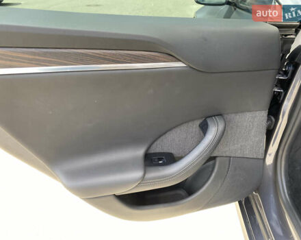 Серый Тесла Модель С, объемом двигателя 0 л и пробегом 77 тыс. км за 39900 $, фото 43 на Automoto.ua