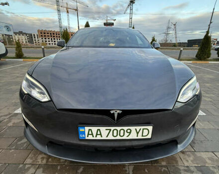 Серый Тесла Модель С, объемом двигателя 0 л и пробегом 69 тыс. км за 43000 $, фото 3 на Automoto.ua