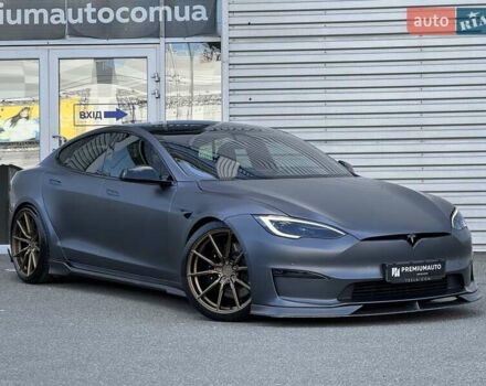 Серый Тесла Модель С, объемом двигателя 0 л и пробегом 24 тыс. км за 92000 $, фото 2 на Automoto.ua