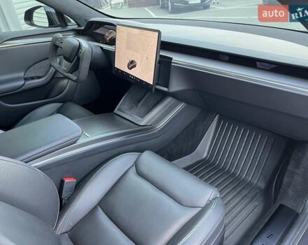 Серый Тесла Модель С, объемом двигателя 0 л и пробегом 24 тыс. км за 92000 $, фото 32 на Automoto.ua