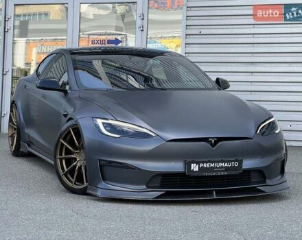 Серый Тесла Модель С, объемом двигателя 0 л и пробегом 24 тыс. км за 92000 $, фото 1 на Automoto.ua