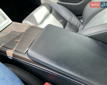 Серый Тесла Модель С, объемом двигателя 0 л и пробегом 77 тыс. км за 39900 $, фото 40 на Automoto.ua