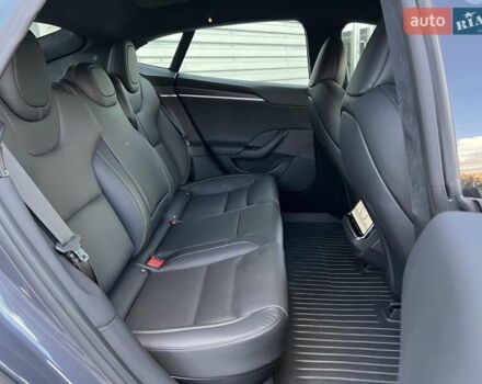 Серый Тесла Модель С, объемом двигателя 0 л и пробегом 24 тыс. км за 92000 $, фото 27 на Automoto.ua