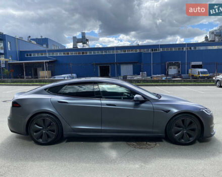 Серый Тесла Модель С, объемом двигателя 0 л и пробегом 77 тыс. км за 39900 $, фото 4 на Automoto.ua