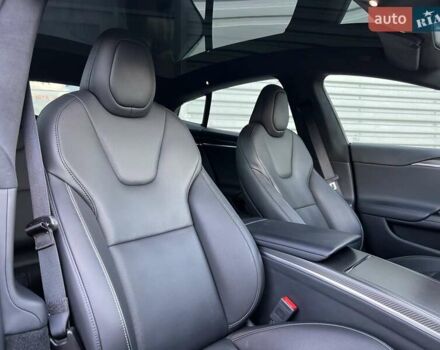 Серый Тесла Модель С, объемом двигателя 0 л и пробегом 24 тыс. км за 92000 $, фото 30 на Automoto.ua