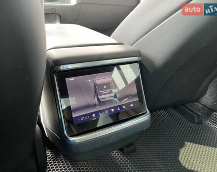 Серый Тесла Модель С, объемом двигателя 0 л и пробегом 77 тыс. км за 39900 $, фото 45 на Automoto.ua