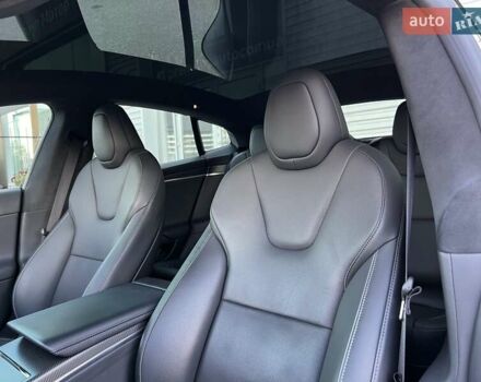 Серый Тесла Модель С, объемом двигателя 0 л и пробегом 24 тыс. км за 92000 $, фото 21 на Automoto.ua