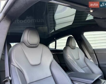 Серый Тесла Модель С, объемом двигателя 0 л и пробегом 24 тыс. км за 92000 $, фото 30 на Automoto.ua