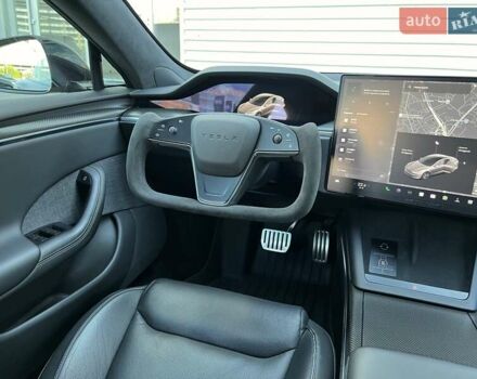 Серый Тесла Модель С, объемом двигателя 0 л и пробегом 24 тыс. км за 92000 $, фото 16 на Automoto.ua