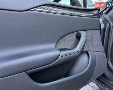 Серый Тесла Модель С, объемом двигателя 0 л и пробегом 24 тыс. км за 92000 $, фото 22 на Automoto.ua