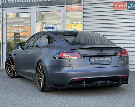 Серый Тесла Модель С, объемом двигателя 0 л и пробегом 24 тыс. км за 92000 $, фото 9 на Automoto.ua