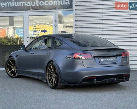 Серый Тесла Модель С, объемом двигателя 0 л и пробегом 24 тыс. км за 92000 $, фото 10 на Automoto.ua