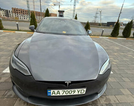 Серый Тесла Модель С, объемом двигателя 0 л и пробегом 69 тыс. км за 43000 $, фото 7 на Automoto.ua