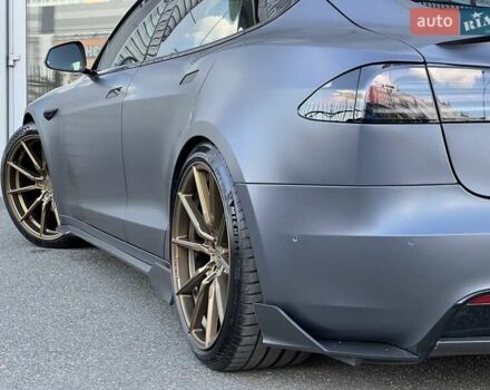 Серый Тесла Модель С, объемом двигателя 0 л и пробегом 24 тыс. км за 92000 $, фото 12 на Automoto.ua