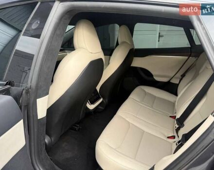 Серый Тесла Модель С, объемом двигателя 0 л и пробегом 58 тыс. км за 36500 $, фото 3 на Automoto.ua