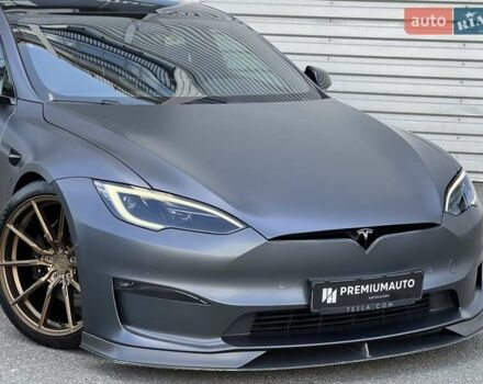 Серый Тесла Модель С, объемом двигателя 0 л и пробегом 24 тыс. км за 92000 $, фото 3 на Automoto.ua