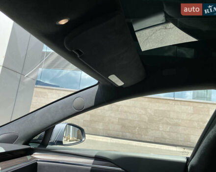 Серый Тесла Модель С, объемом двигателя 0 л и пробегом 77 тыс. км за 39900 $, фото 41 на Automoto.ua