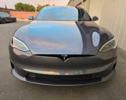 Серый Тесла Модель С, объемом двигателя 0 л и пробегом 24 тыс. км за 23000 $, фото 1 на Automoto.ua